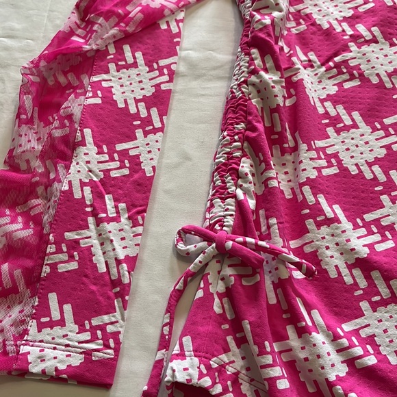 Ibkul Kimberly Print Long Sleeve Polo Quarter Zip in Pink/White Houndstooth - Picture 4 of 12